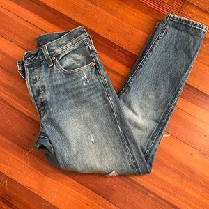 501 Levi’s distressed